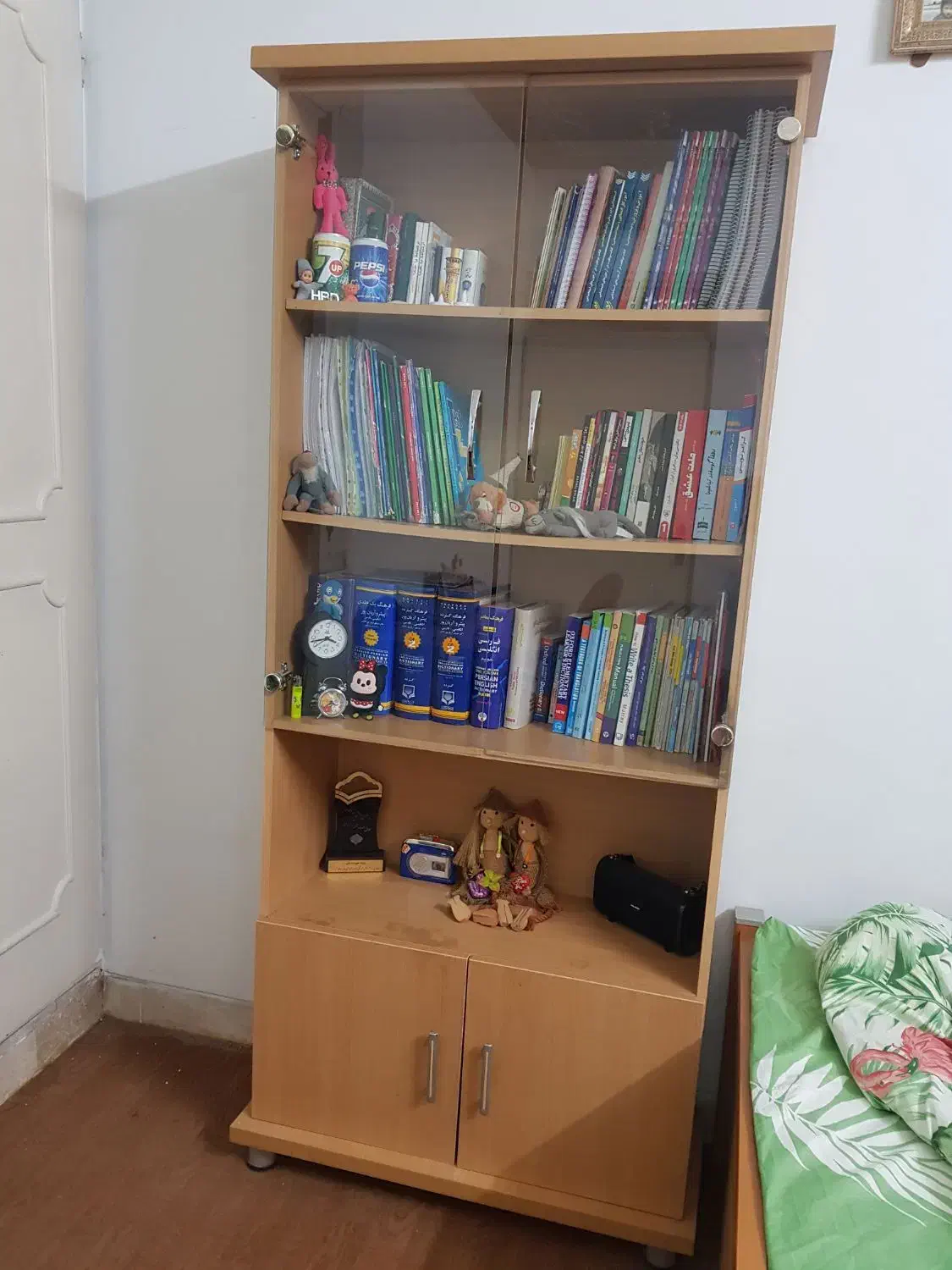 کتابخانه ام دی اف کاملا سالم و نو|کتابخانه، شلف، قفسه‌های دیواری|شیراز, قدوسی شرقی|دیوار