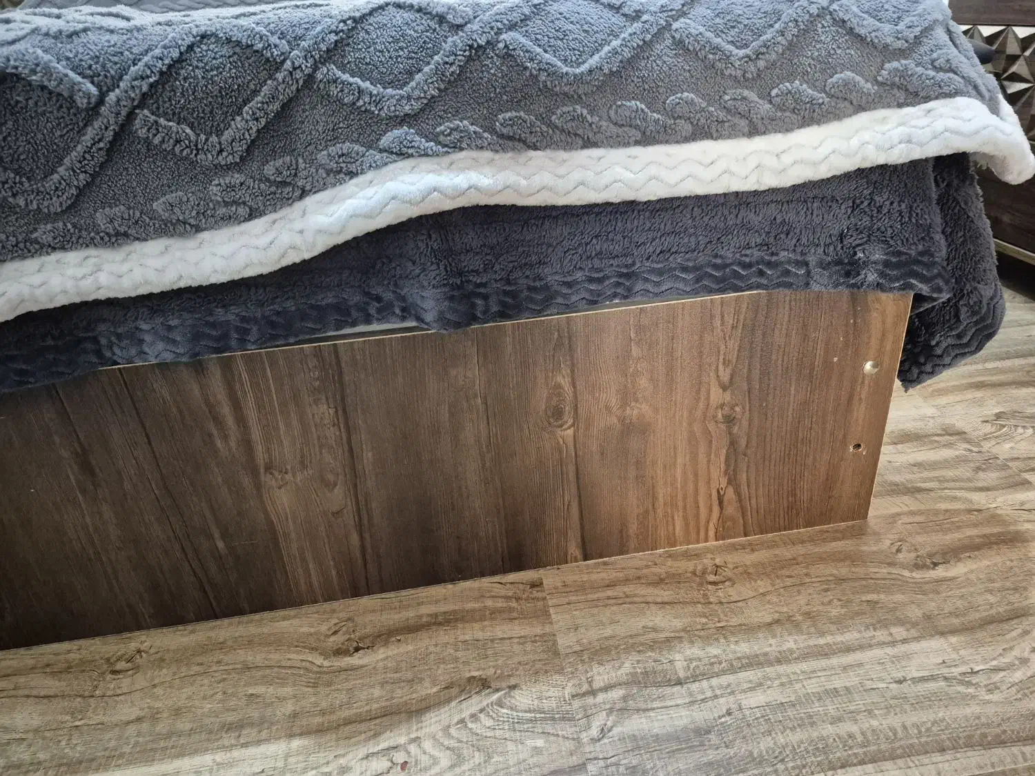 تخت و سرویس خواب|تخت و سرویس خواب|هشتگرد, شهرک پامچال|دیوار