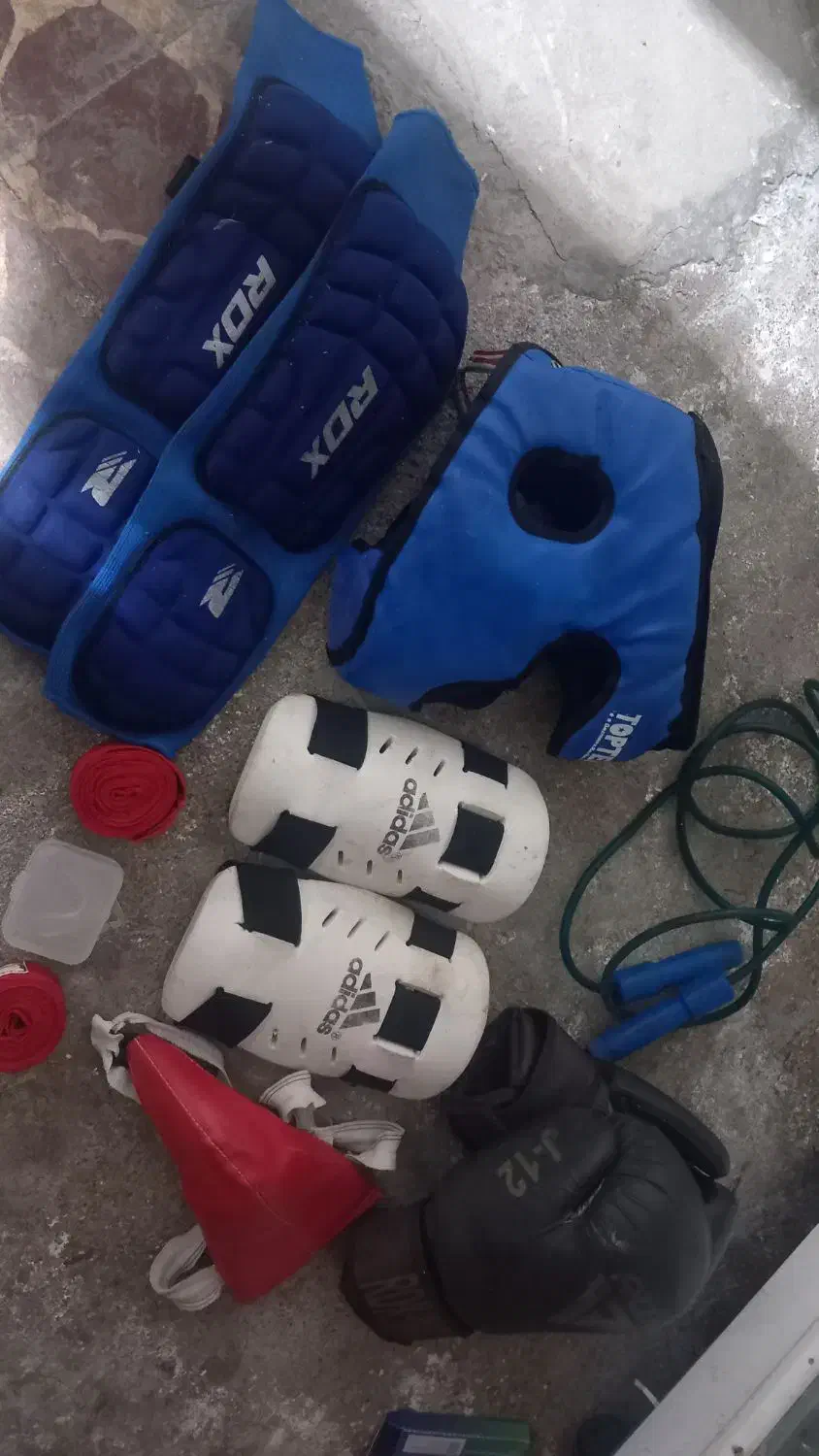 وسایل بوکس و کیک بوکسینگ|تجهیزات ورزشی|هشترود, |دیوار