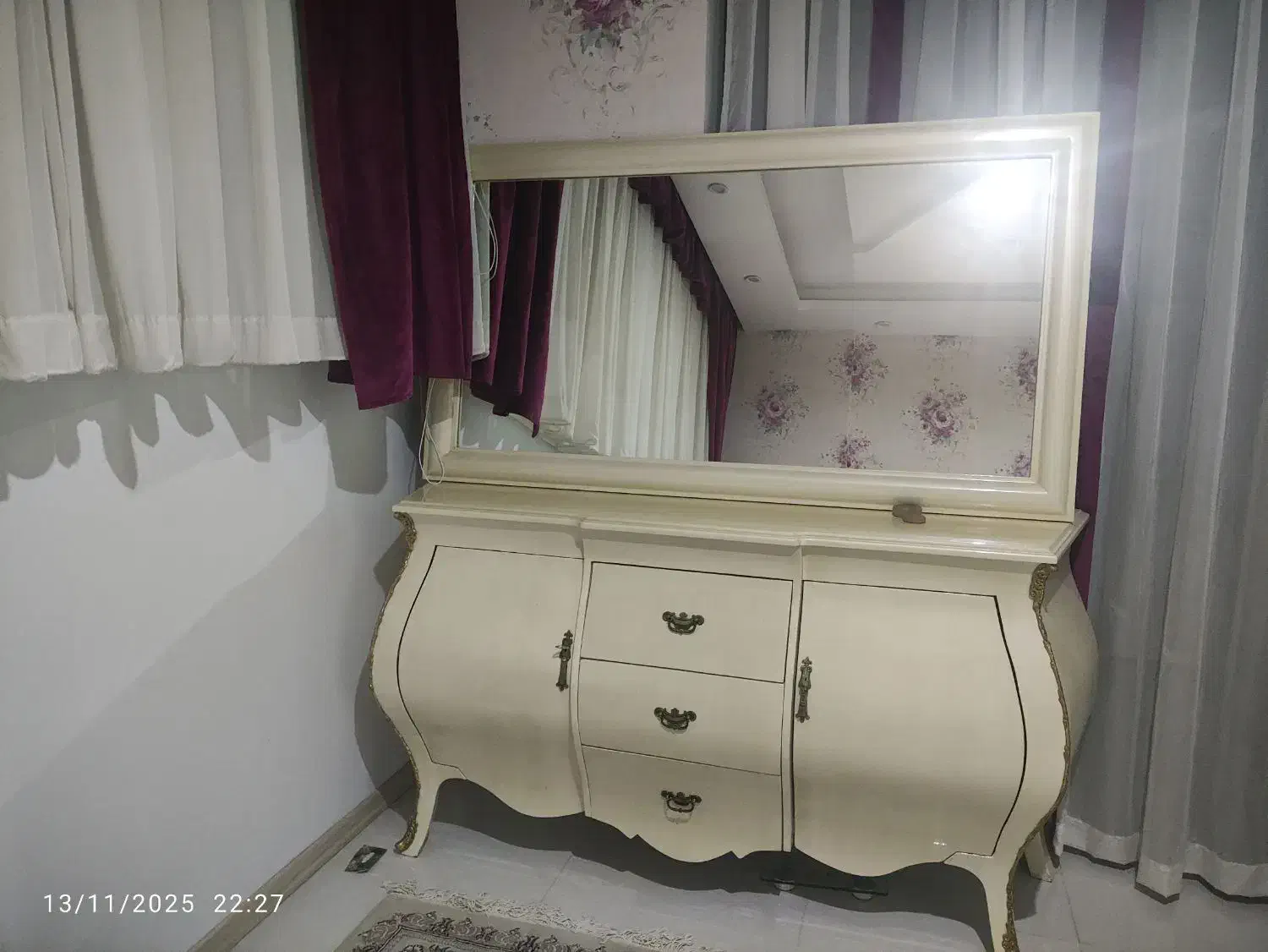 آینه کنسول|بوفه، ویترین، کنسول|تربتحیدریه, منصوریه|دیوار