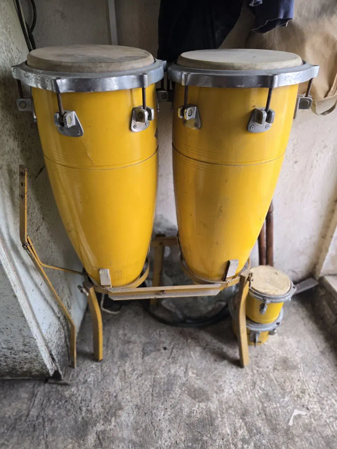 تومبا سالم|درام و پرکاشن|رشت, گلزاران|دیوار