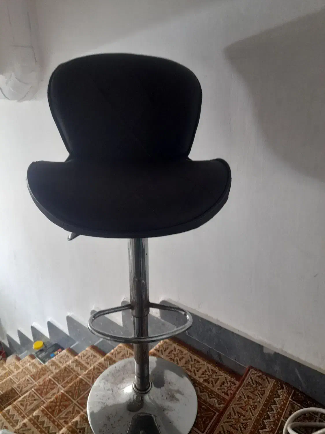 صندلیاوپنجکدارزیناسبی|صندلی و نیمکت|رشت, پل تالشان|دیوار