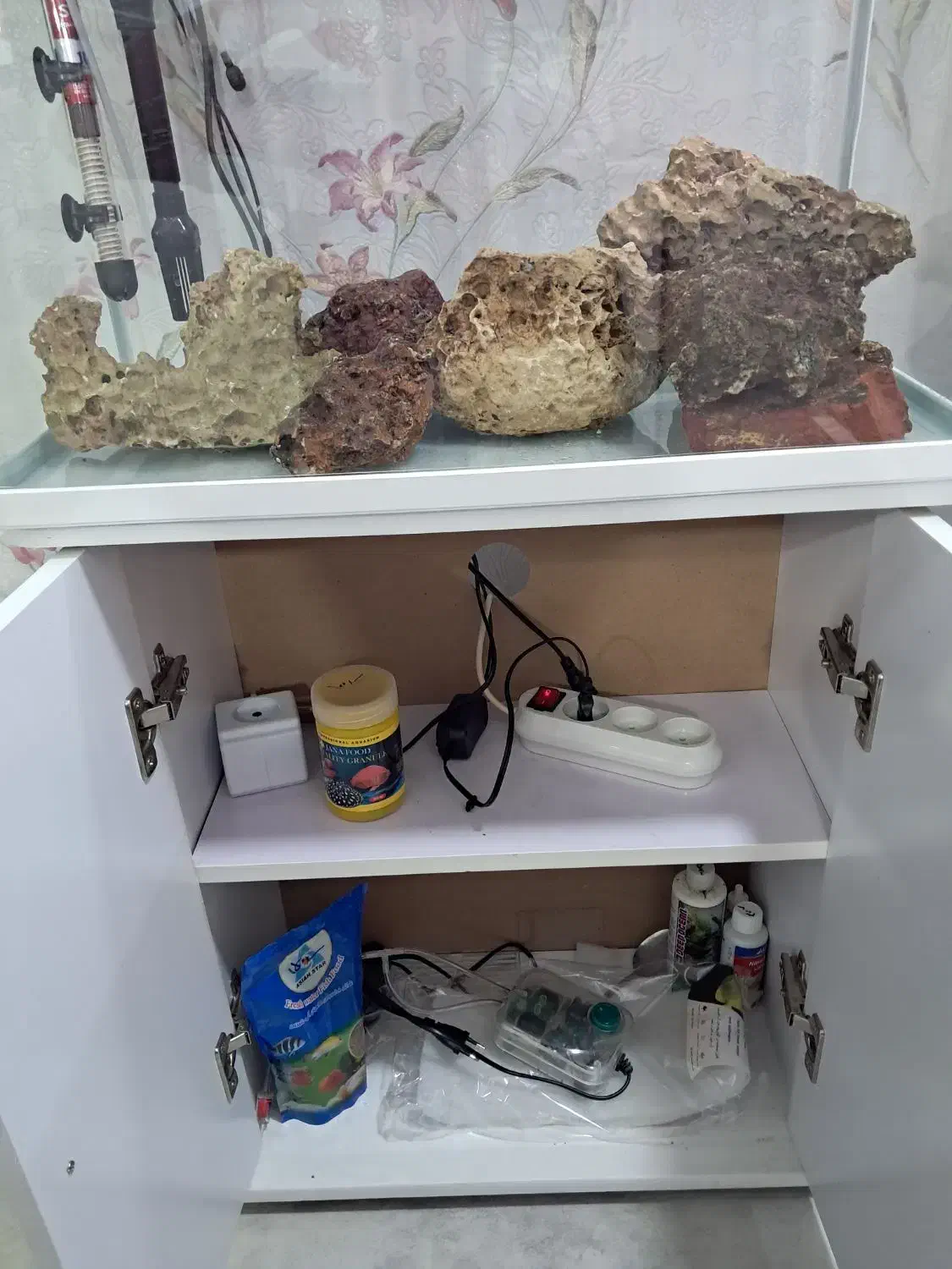 اکواریوم دلسا k 580 با کمد ام دی اف|ماهی|شیراز, انجیر|دیوار