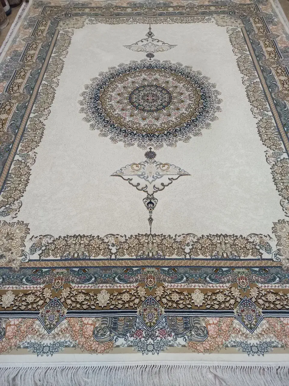 فرش کارکرده پرهام/دوتخته۱۲متری۱۰۰۰ شانه تراکم ۳۰۰۰|فرش|مشهد, حجاب (شهرک غرب)|دیوار