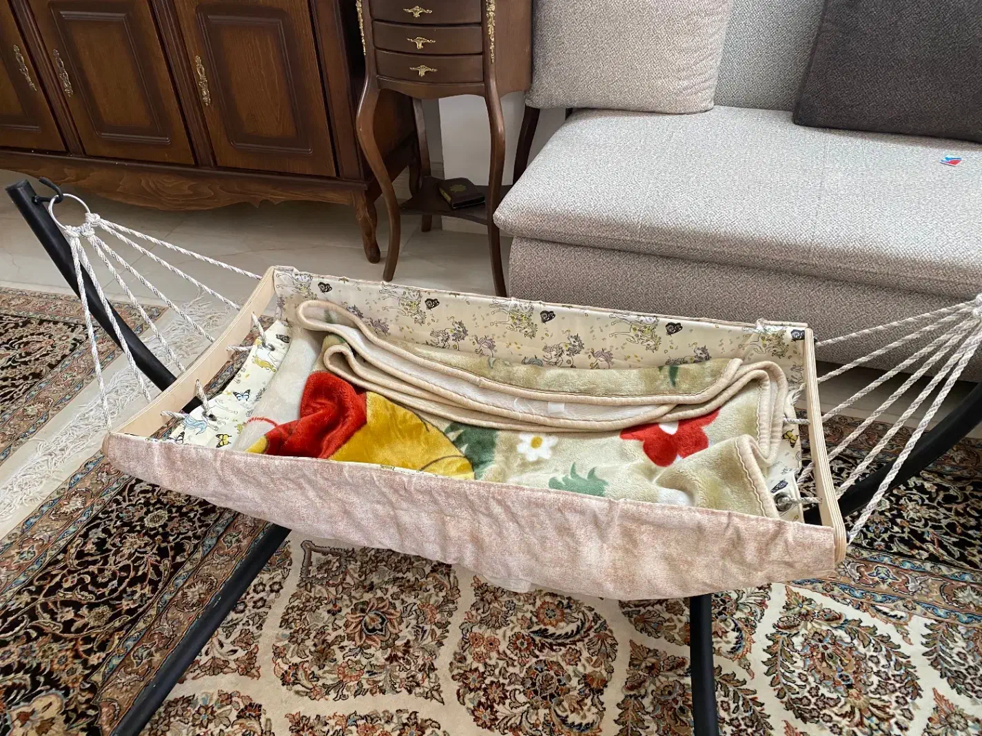 گهواره بانوچ نو|تخت و سرویس خواب|قوچان, |دیوار