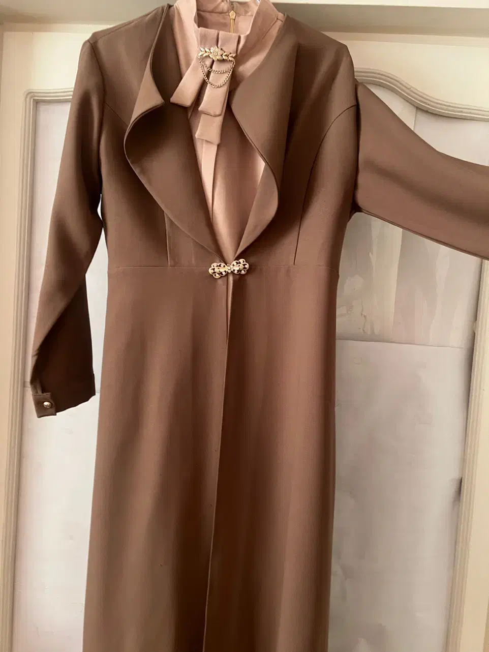 مانتو|لباس|مشهد, سرافرازان|دیوار