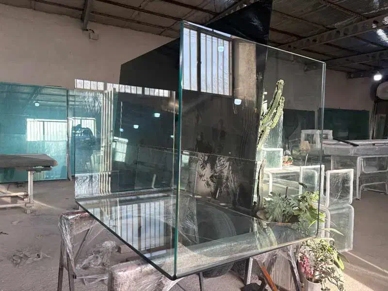 میز شیشه‌ای کامپیوتر ۱۶ میل % مستقیم از تولیدی|میز تحریر و کامپیوتر|باغستان, |دیوار