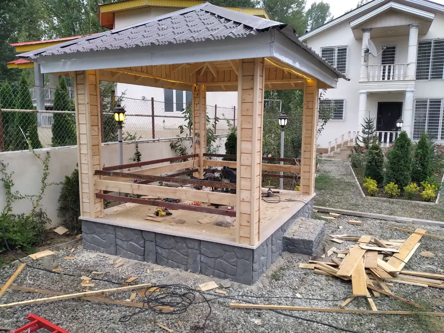 اجرای لمبه کوبی و pvc و... با قیمت مناسب|خدمات پیشه و مهارت|نوشهر, |دیوار