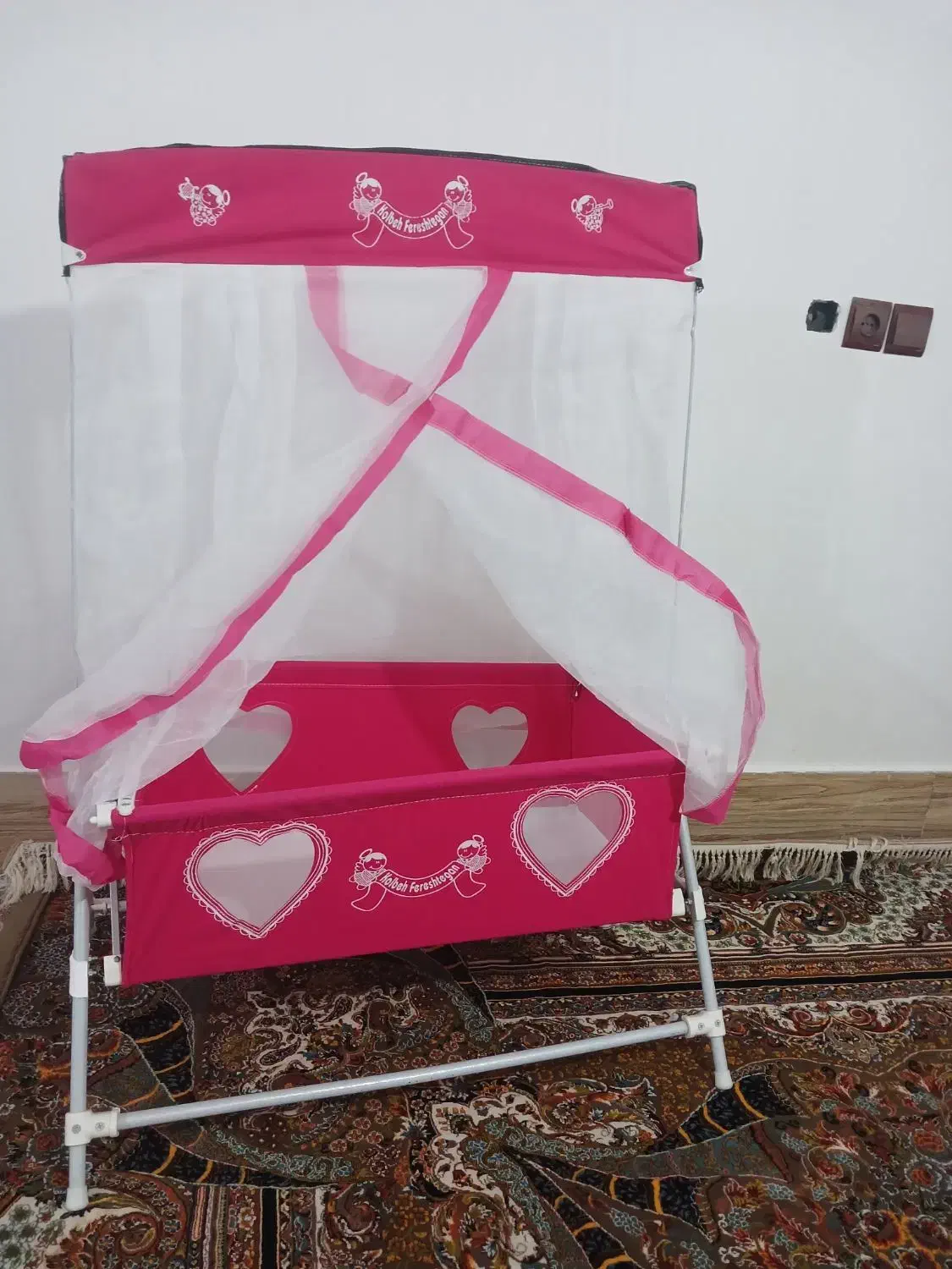 گهواره نو اصلا استفاده نکردم|تخت و سرویس خواب|فیروزآباد (فارس), |دیوار