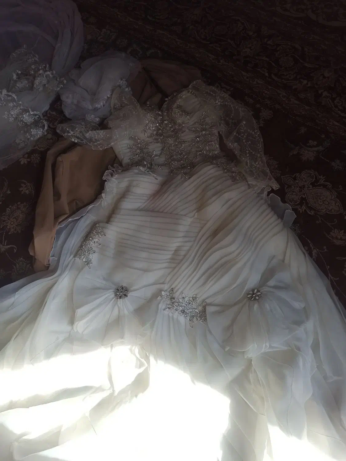 لباس عروس|لباس|خاش, |دیوار