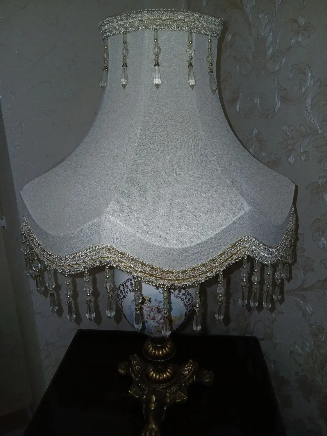 آباژور برنزی طرح فرشته|چراغ خواب و آباژور|تبریز, |دیوار