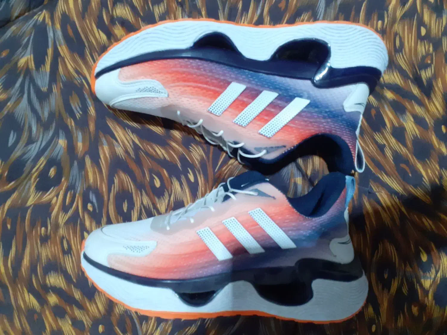 کفش|کیف، کفش، کمربند|آبیک, |دیوار