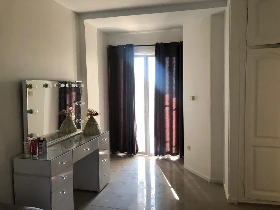 ۱۸۰ متر ۳ خواب شمال جردن طبقه ۸ فایل شخصی