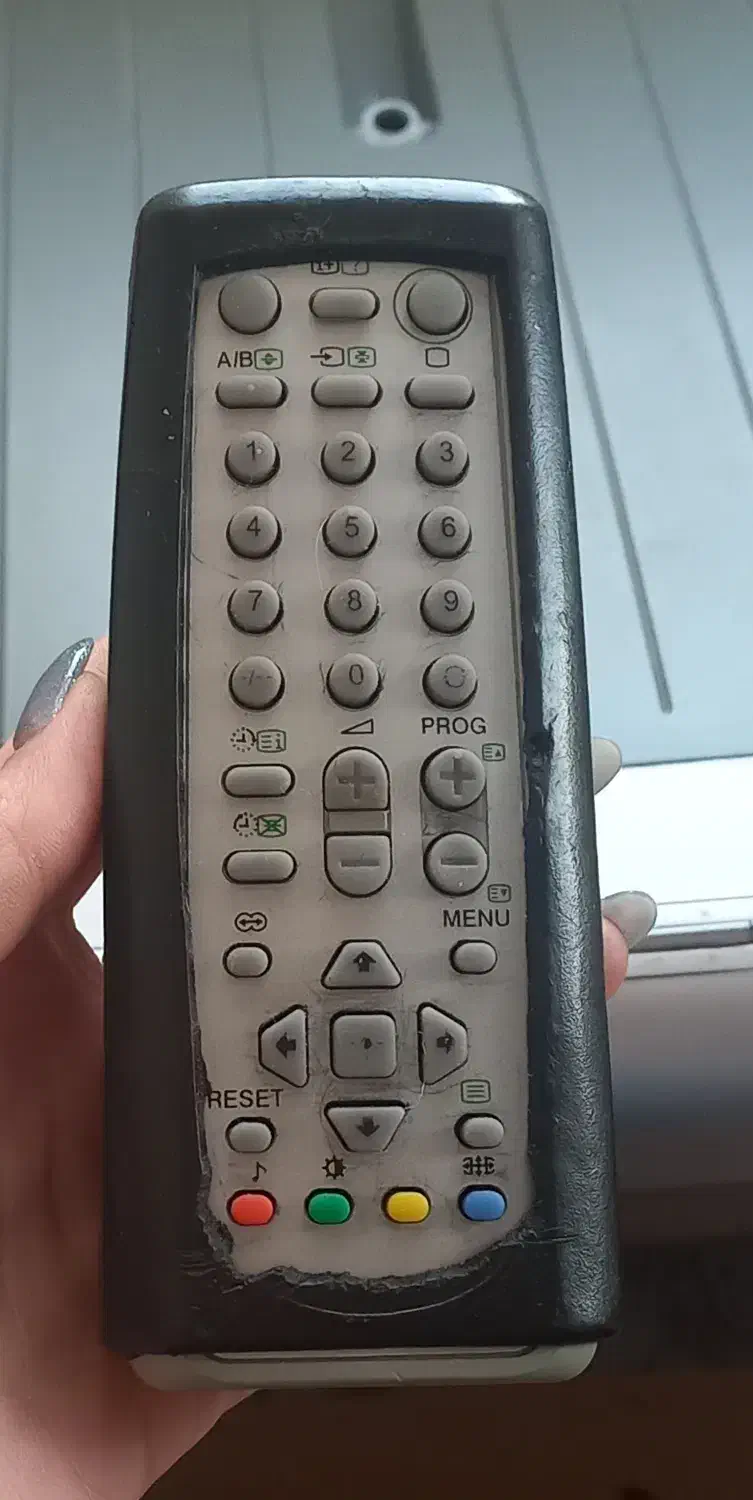 تلویزیون سونی ۲۱ قدیمی|تلویزیون و پروژکتور|گلبهار, شهر جدید گلبهار|دیوار