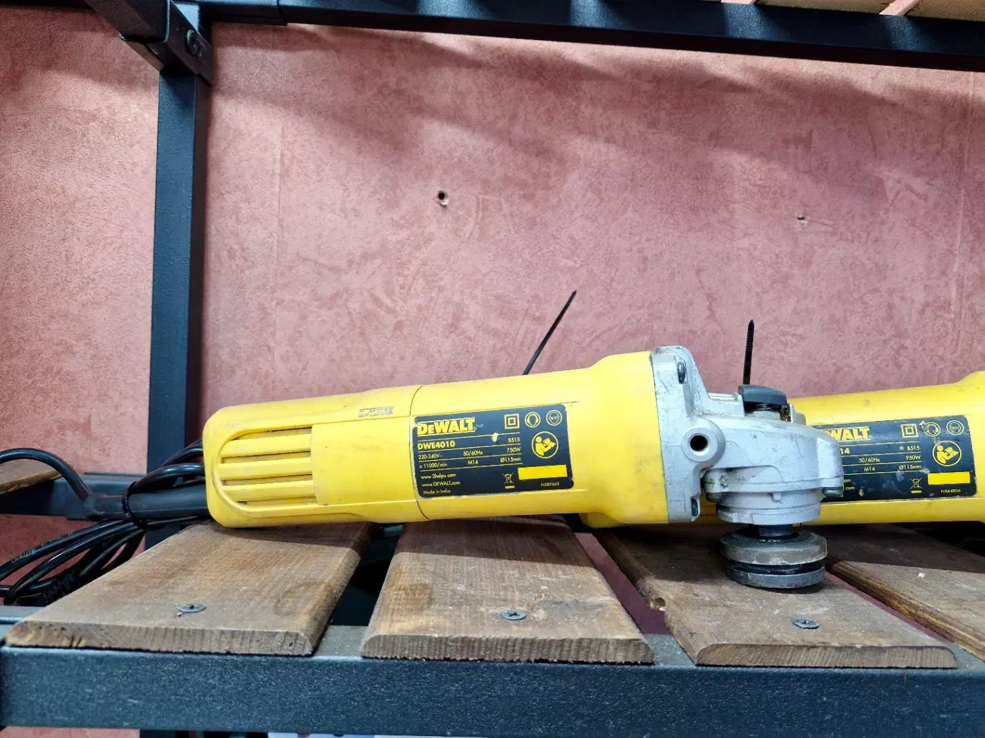 مینی فرز دیوالت ۹۵۰ وات|ابزارآلات|تهران, جمال‌زاده|دیوار