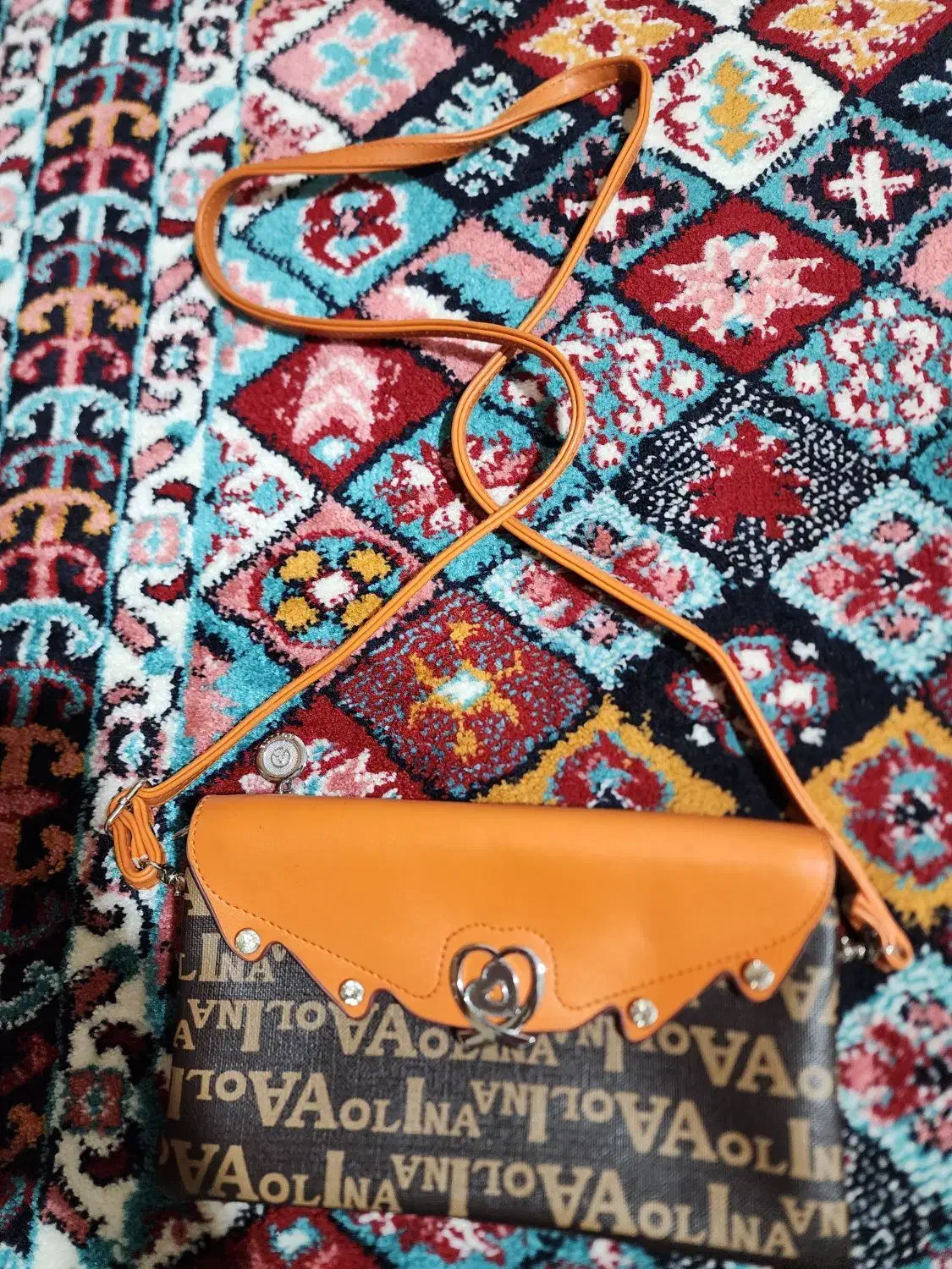 کفش/کیف|کیف، کفش، کمربند|اردبیل, |دیوار