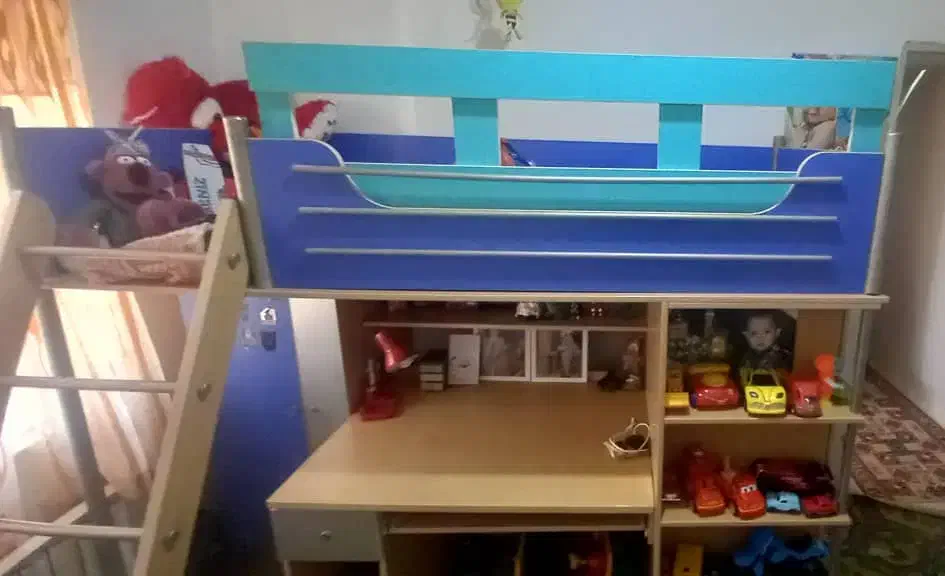 میز‌ تحریر  و  تخت‌ وبوفه‌ جوان|میز تحریر و کامپیوتر|پرند, فاز ۵|دیوار