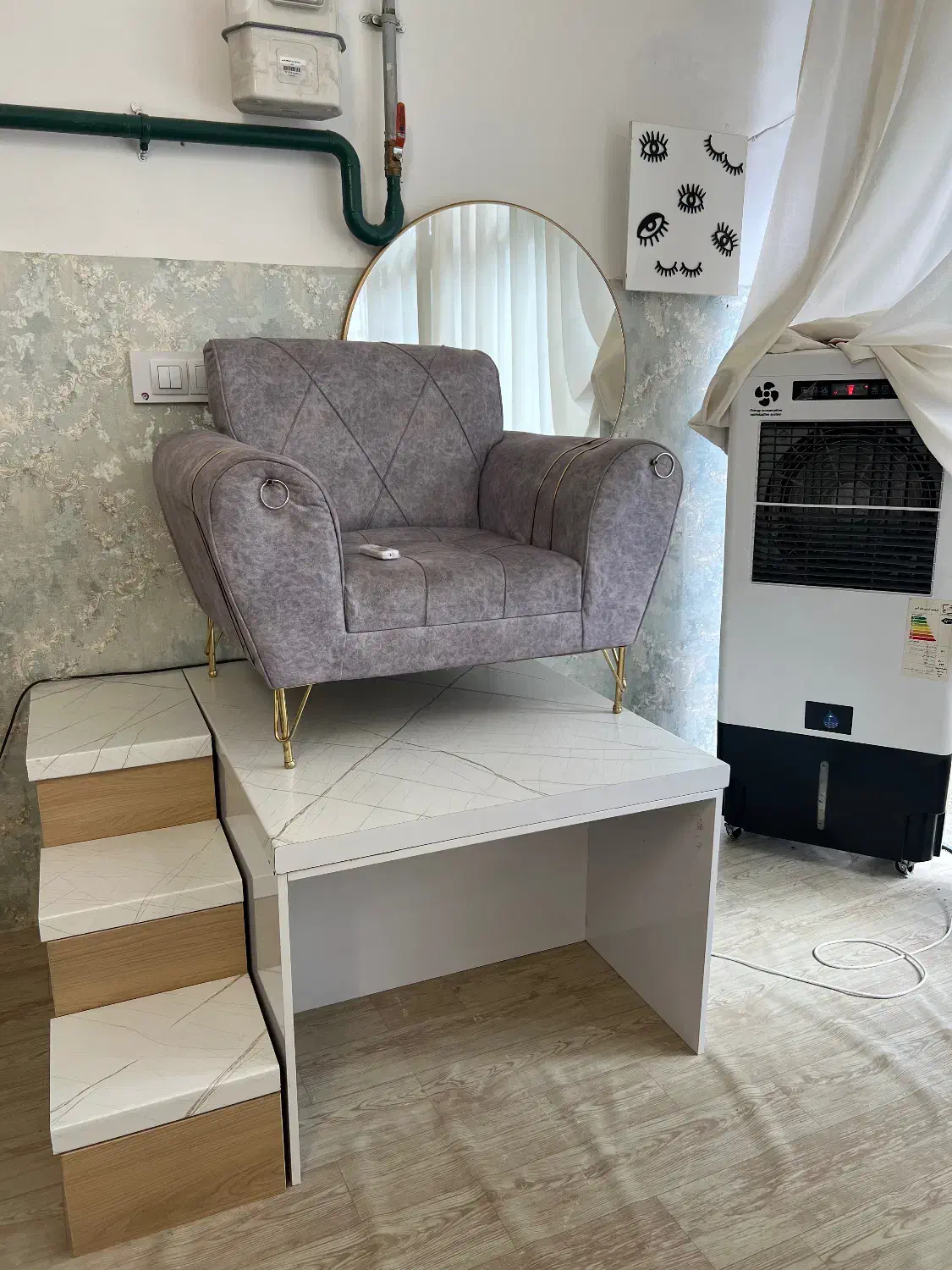 صندلی پدیکور و میز ناخن|آرایشگاه و سالن‌های زیبایی|ارومیه, |دیوار