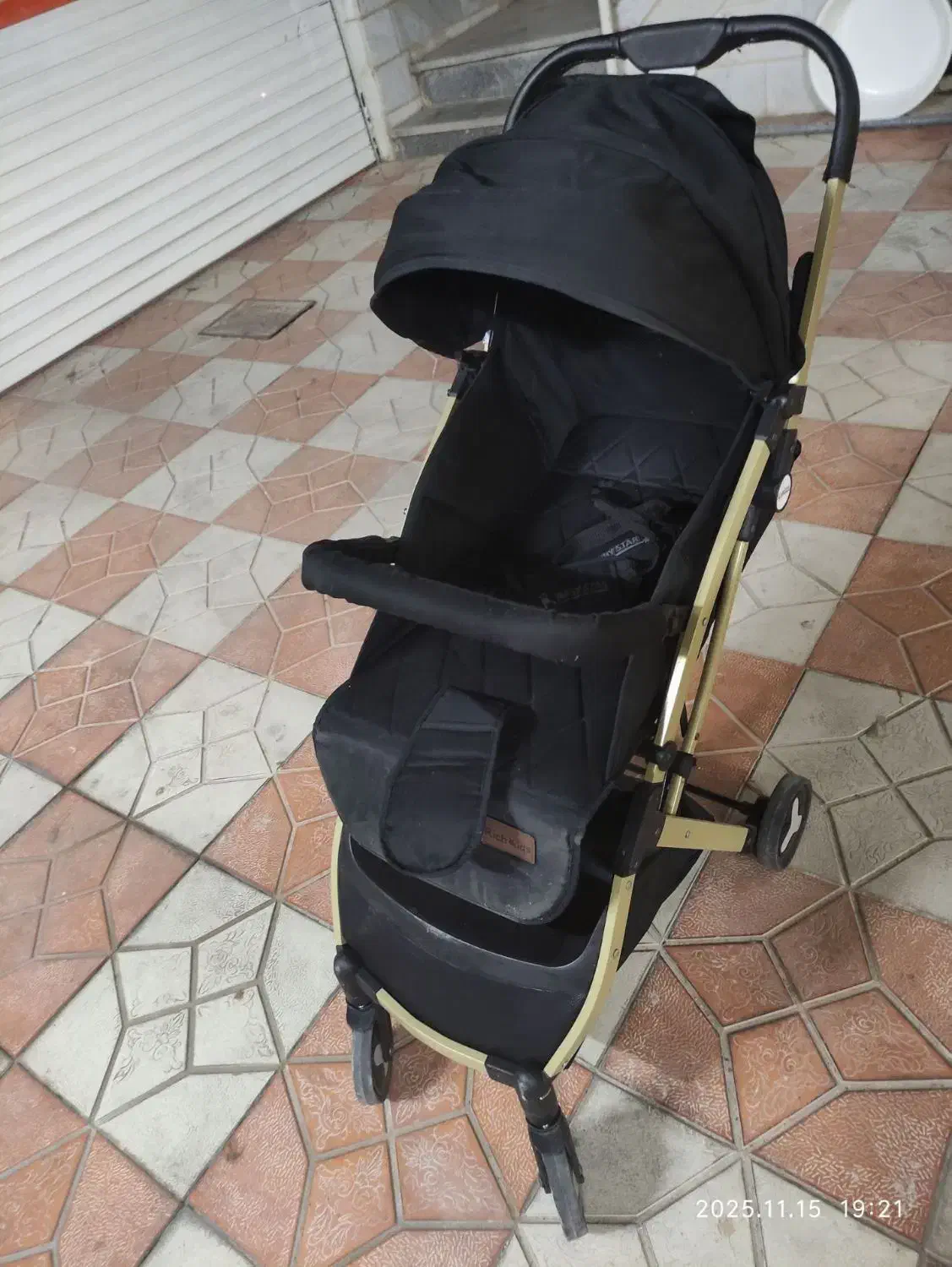 کالسکه خارجی.مشکی طلایی|کالسکه و لوازم جانبی|قوچان, |دیوار