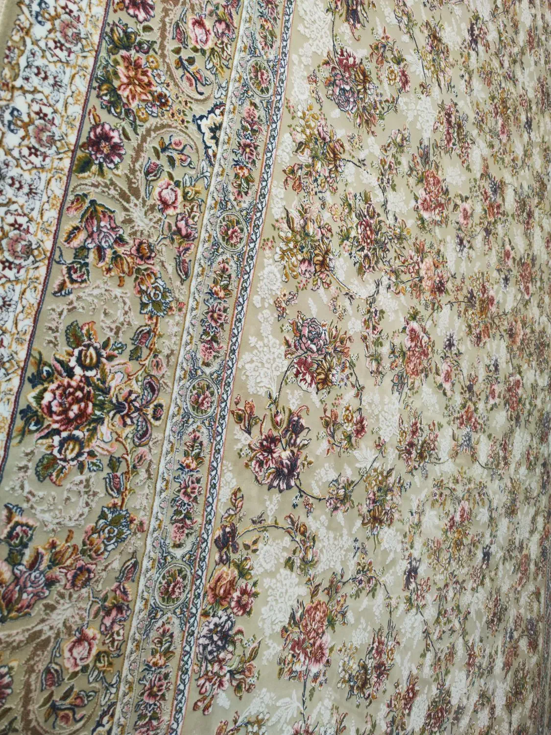 فرش طرح بهشت در ۵ رنگ بندی|فرش|کاشان, شهید زجاجی|دیوار