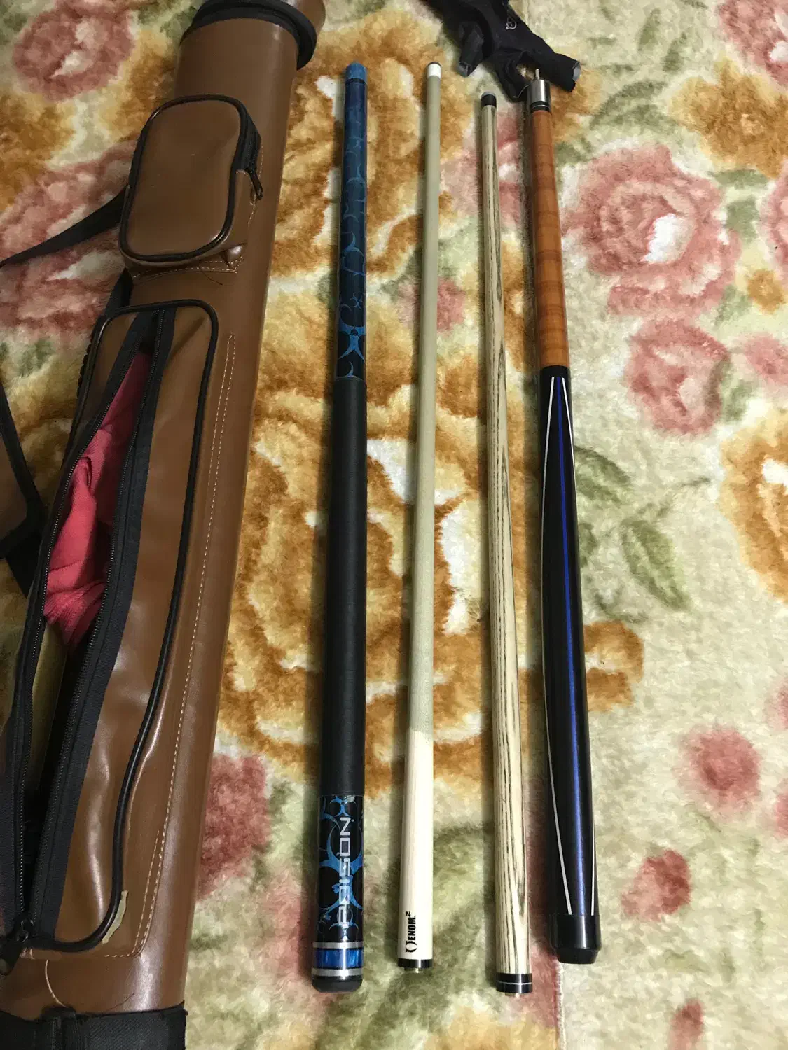 چوب بازی و برک جامپ و کیس حرفه ای بیلیارد|ورزشهای توپی|اصفهان, آبشار|دیوار