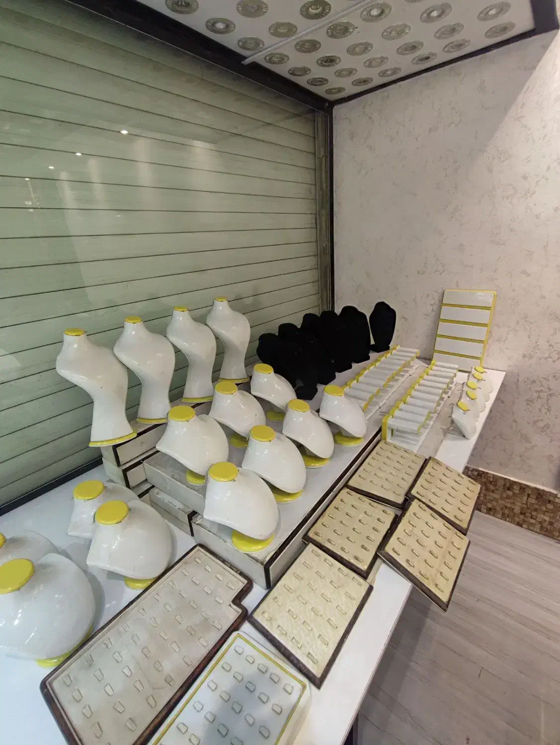 مانکن طلا نقره بدلیجات|بدلیجات|قرچک, مهدیه|دیوار