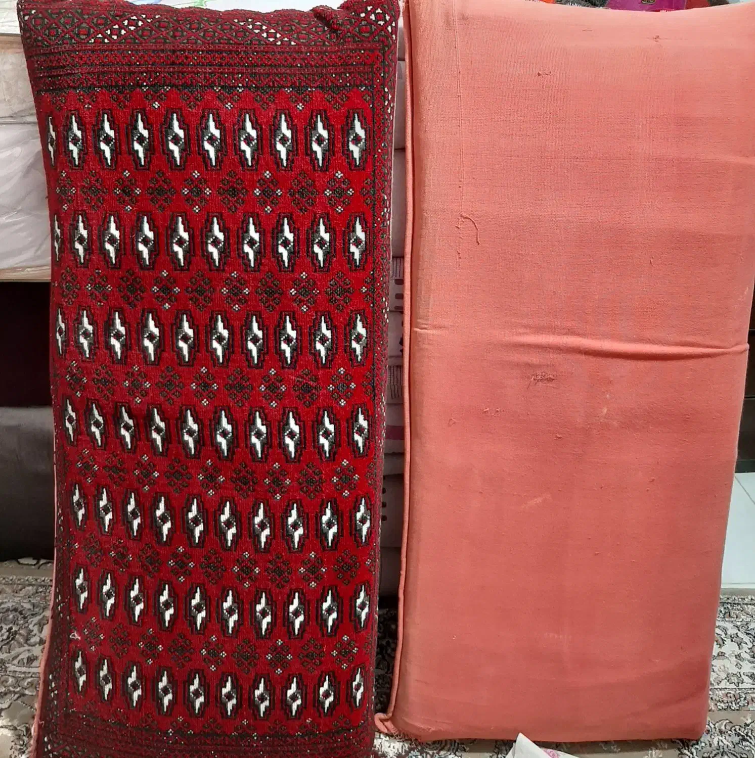 یک جفت پشتی|پشتی|مشهد, هفت تیر (نه دره)|دیوار