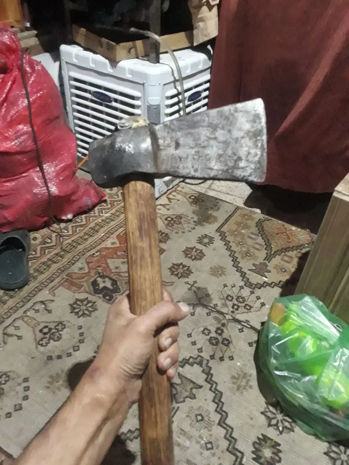تبر قدیمی دسته بلند|کوهنوردی و کمپینگ|قزوین, |دیوار