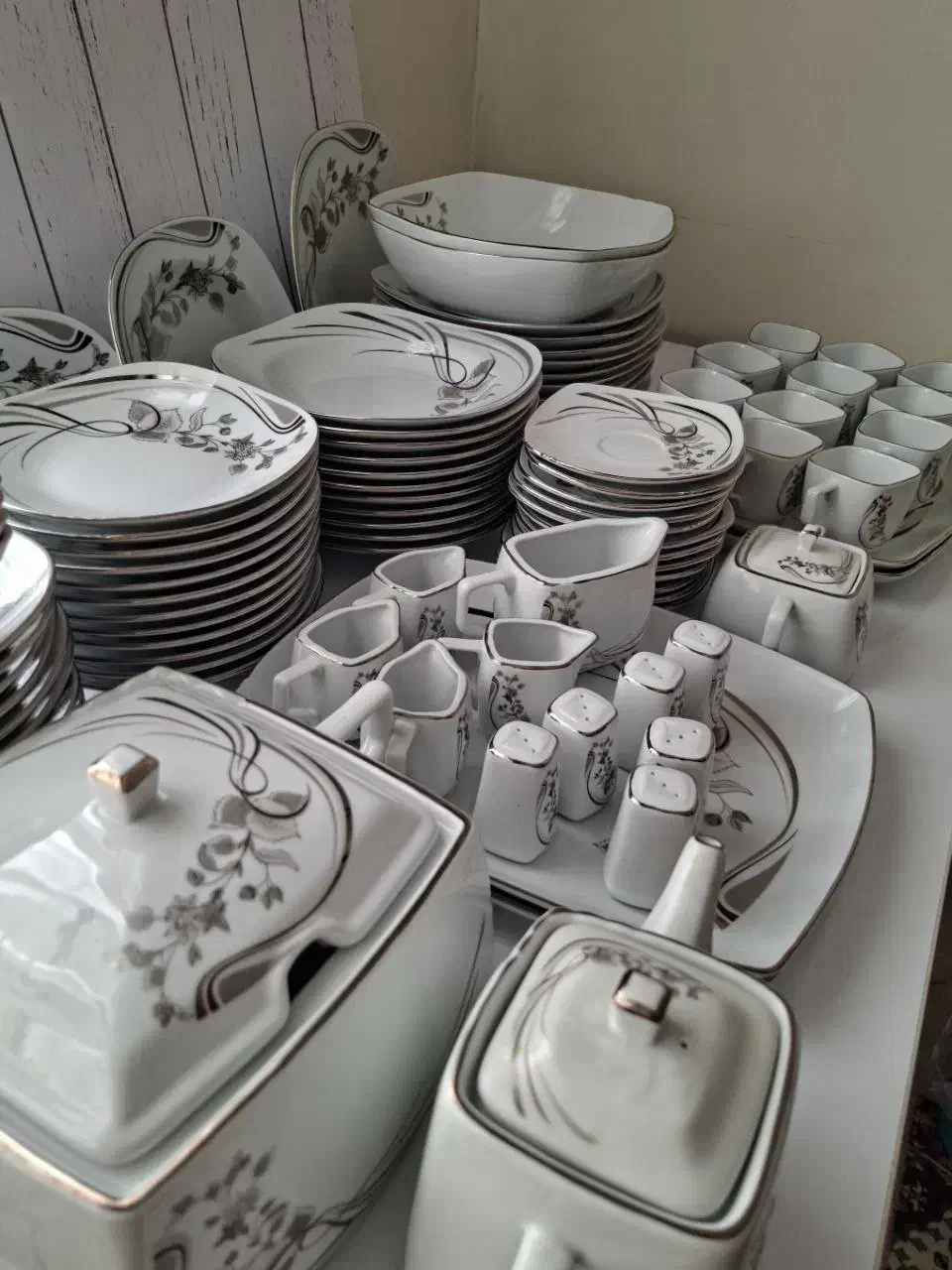 سرویس ۱۲ نفره مقصود|ظروف سرو و پذیرایی|تهران, حکیمیه|دیوار