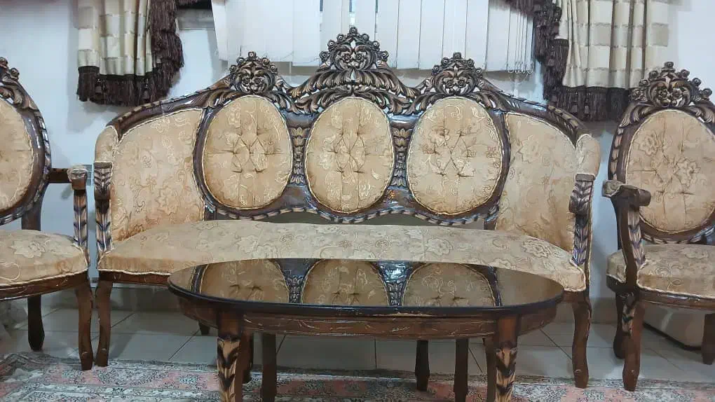 مبل سلطنتی  ۹ نفره|مبلمان خانگی و میز عسلی|فولادشهر, C4|دیوار