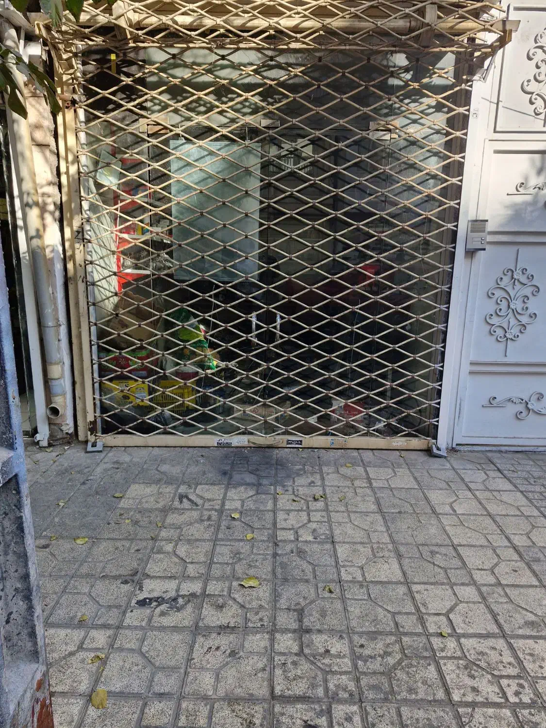 مغازه|اجارهٔ مغازه و غرفه|مشهد, کوشش|دیوار