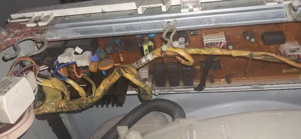 خدمات ونصب کولر اسپلیت ورفع اتصالی،شیرالات،ابگرمکن|خدمات پیشه و مهارت|کیش, |دیوار