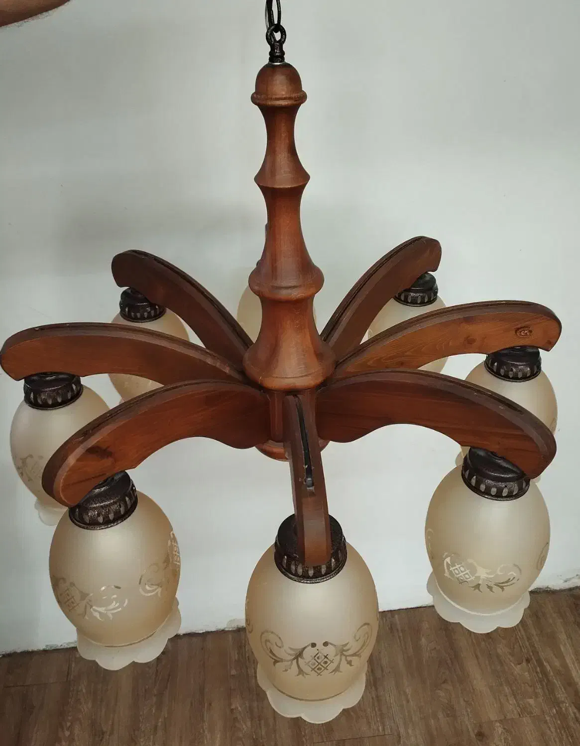 یک جفت لوستر نو چوبی هشت شاخه|لوستر و چراغ آویز|خرم‌آباد, |دیوار