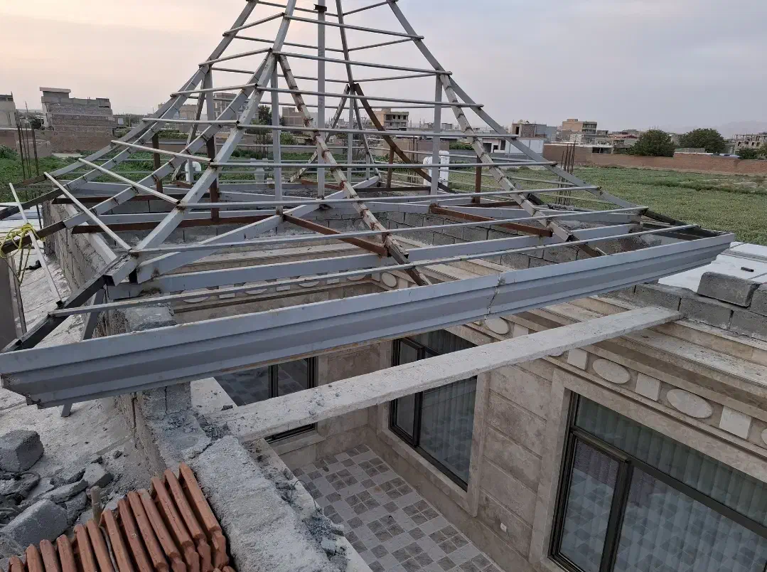 به چند نفر جوشکار نیازمندیم.|استخدام معماری، عمران و ساختمانی|بناب, |دیوار