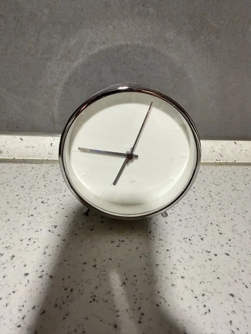 ساعت رومیزی ikia|ساعت دیواری و تزئینی|تهران, سوهانک|دیوار