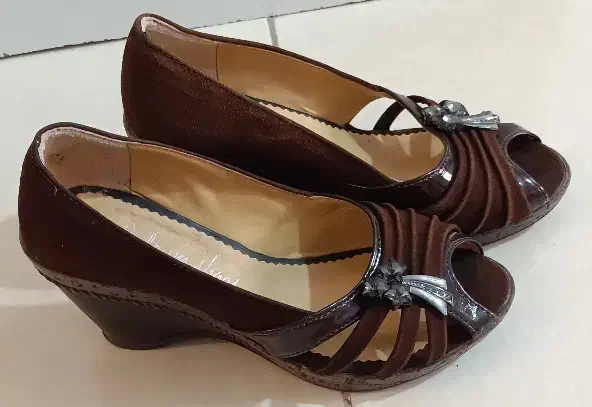 کفش زنانه|کیف، کفش، کمربند|پرند, فاز ۶|دیوار