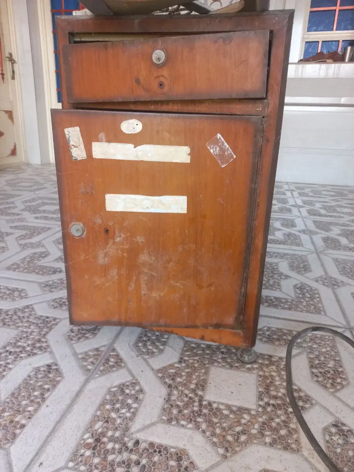 کمد یک درویک کشاب وزیرچرخ خیاطی|جاکفشی، کمد، دراور|شوشتر, |دیوار