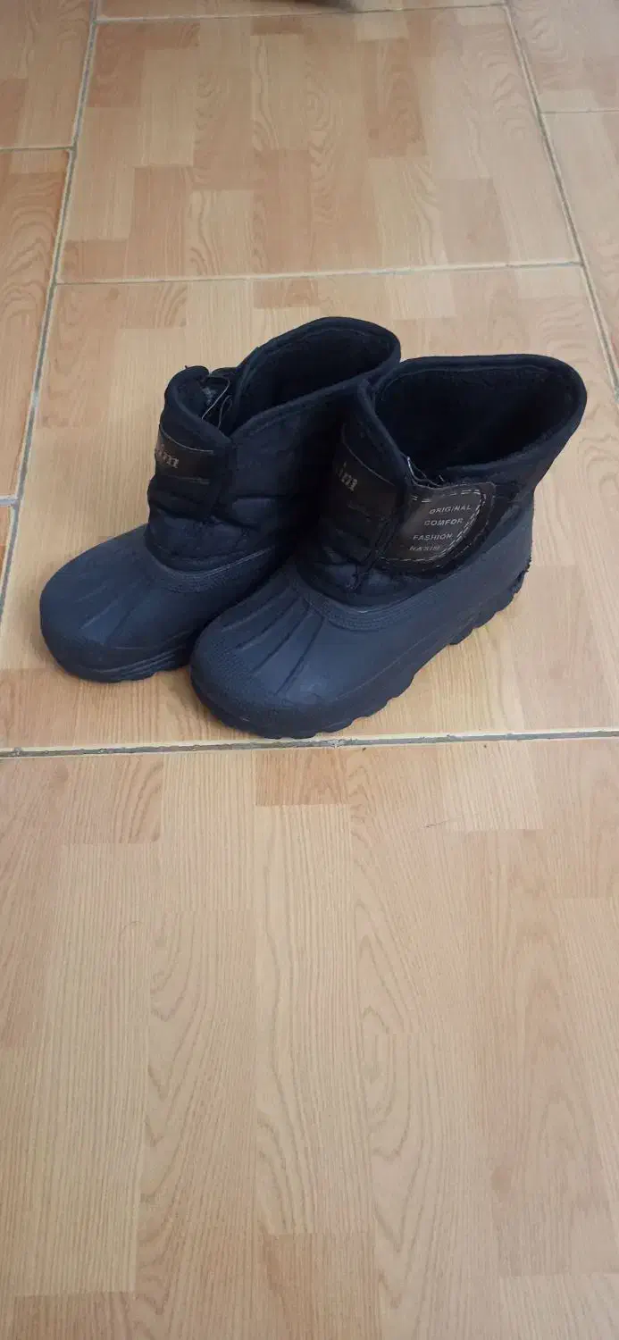 چکمه بچگانه|کفش و لباس بچه|رشت, کوی مهر|دیوار