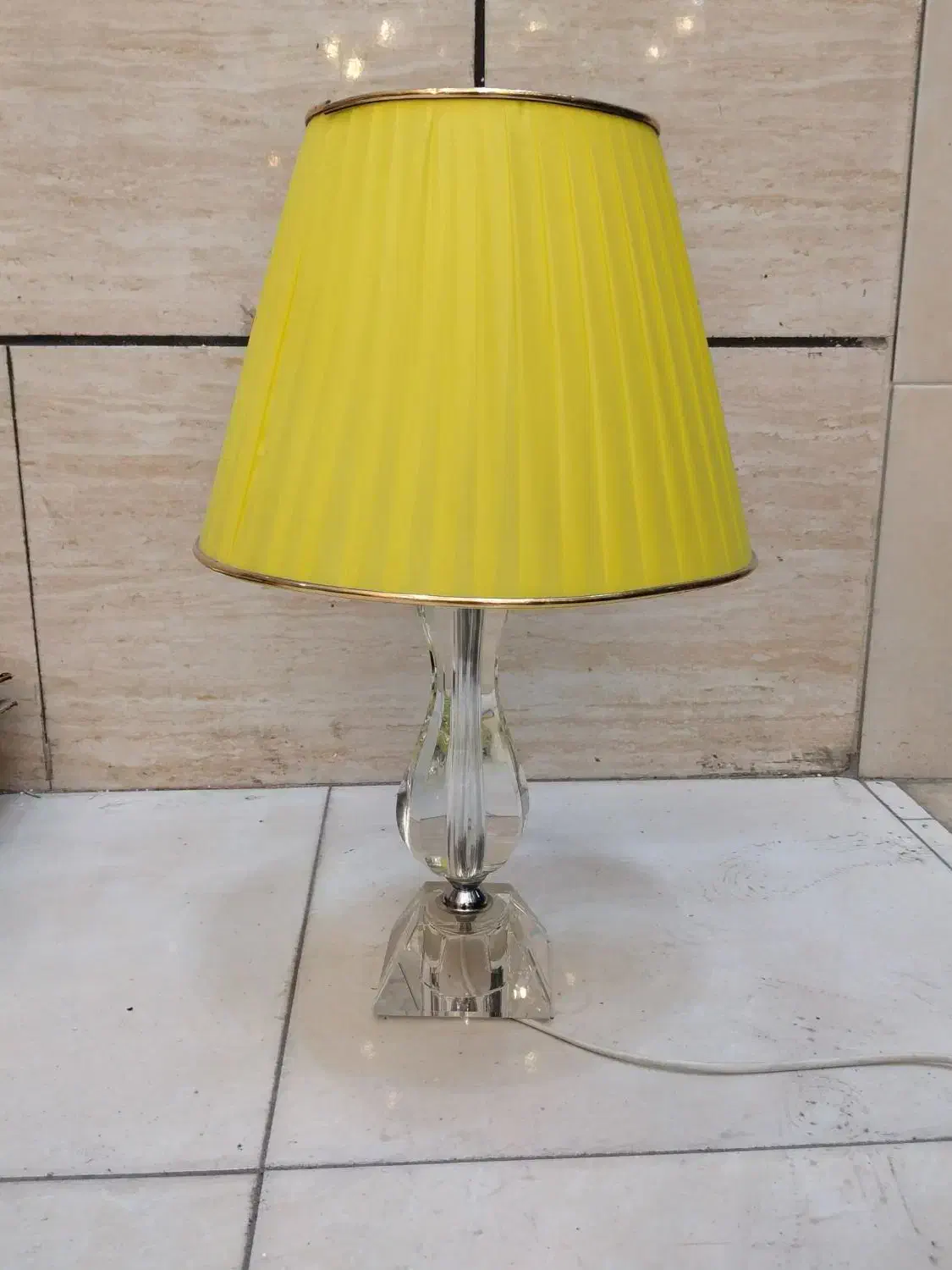 تعدادی آباژور و کنار سالنی آکبند نونو|چراغ خواب و آباژور|تهران, مینابی|دیوار