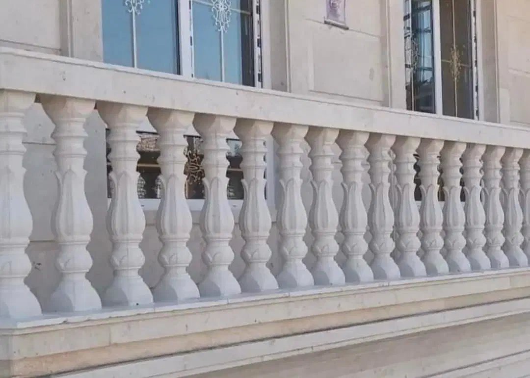 نرده بالکن و تراس طرحدار رنگ سفید شیری کرمی شکلاتی|مصالح و تجهیزات ساختمان|تهران, زعفرانیه|دیوار