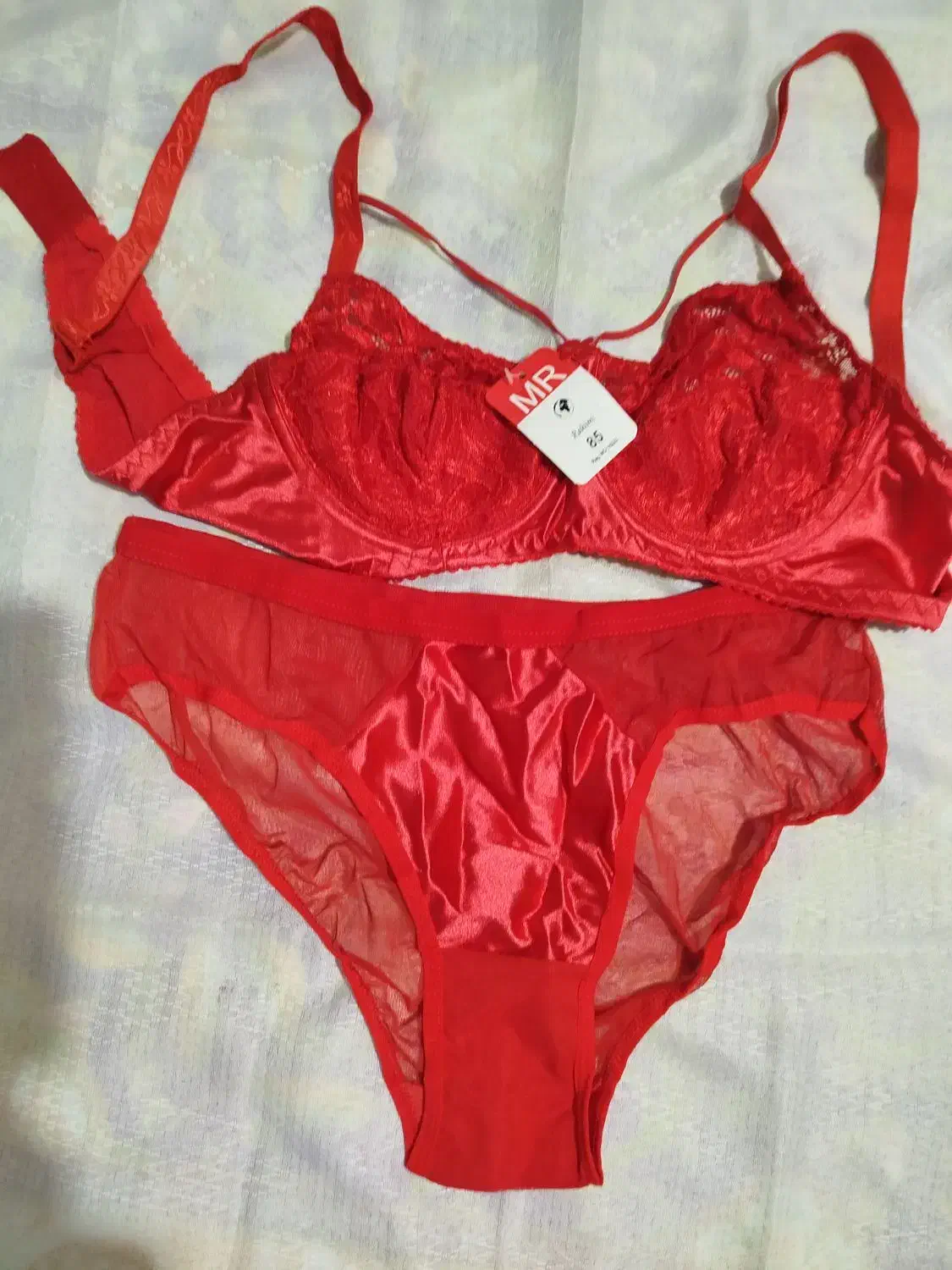 لباس زیر|لباس|رشت, رشتیان|دیوار