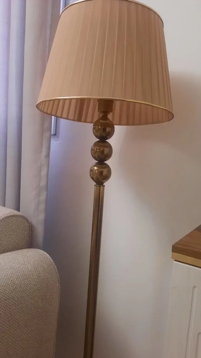 آباژور ایستاده در حد نو|چراغ خواب و آباژور|ری, سرتخت|دیوار