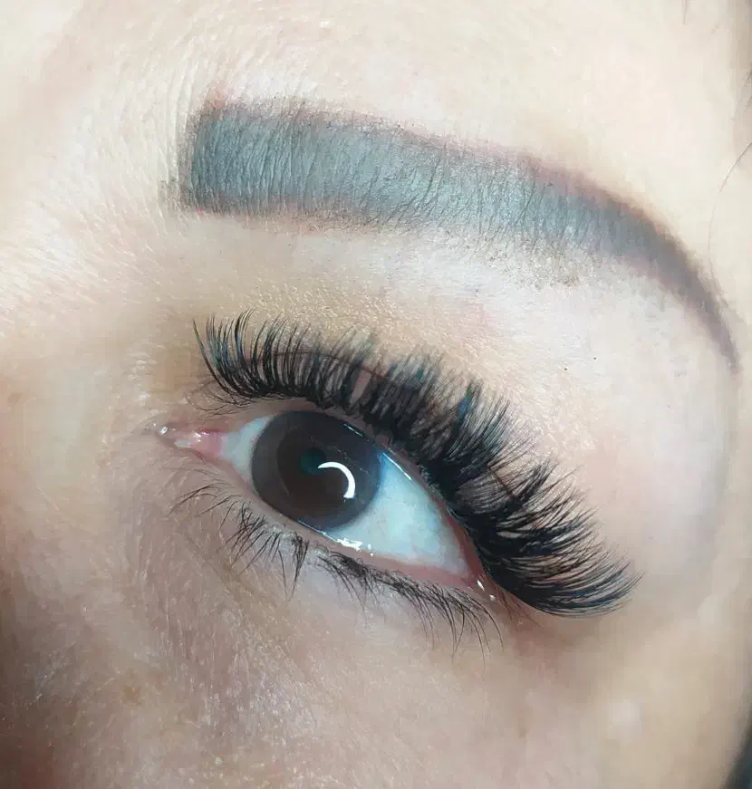 اکستنشن مژه و لیفت و لمینت مژه و ابرو|خدمات آرایشگری و زیبایی|بندر انزلی, جهانگانی|دیوار