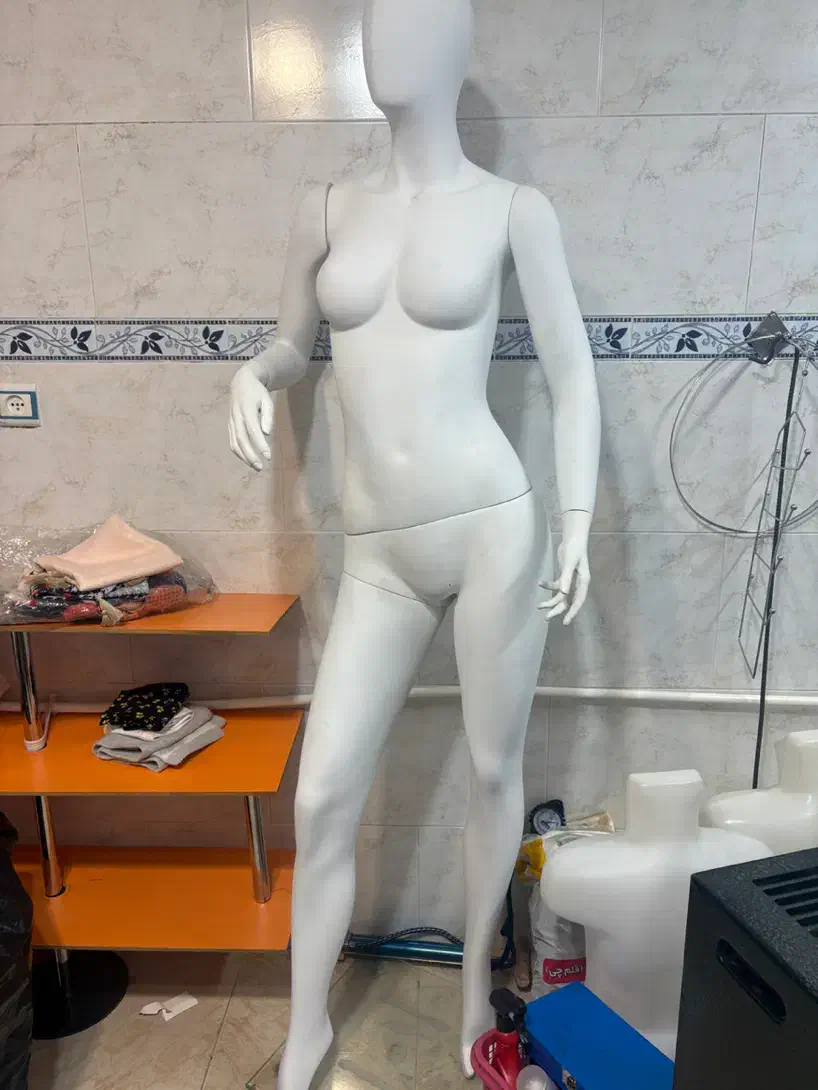 مانکن زنانه کاملا سالم ومحکم|فروشگاه و مغازه|تبریز, |دیوار
