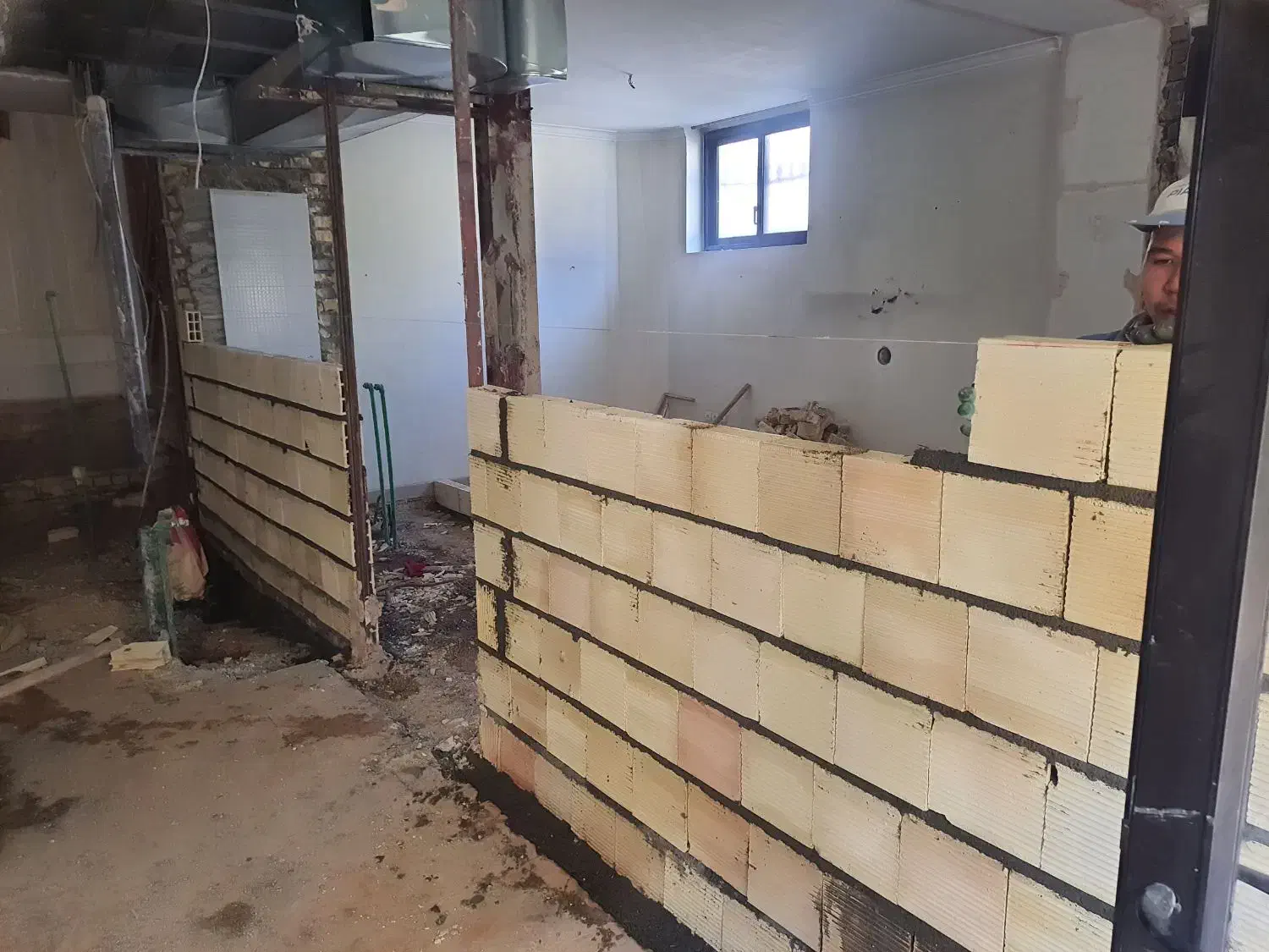 بازسازی و تعمیرات ساختمان|خدمات پیشه و مهارت|اصفهان, باغ زرشک|دیوار