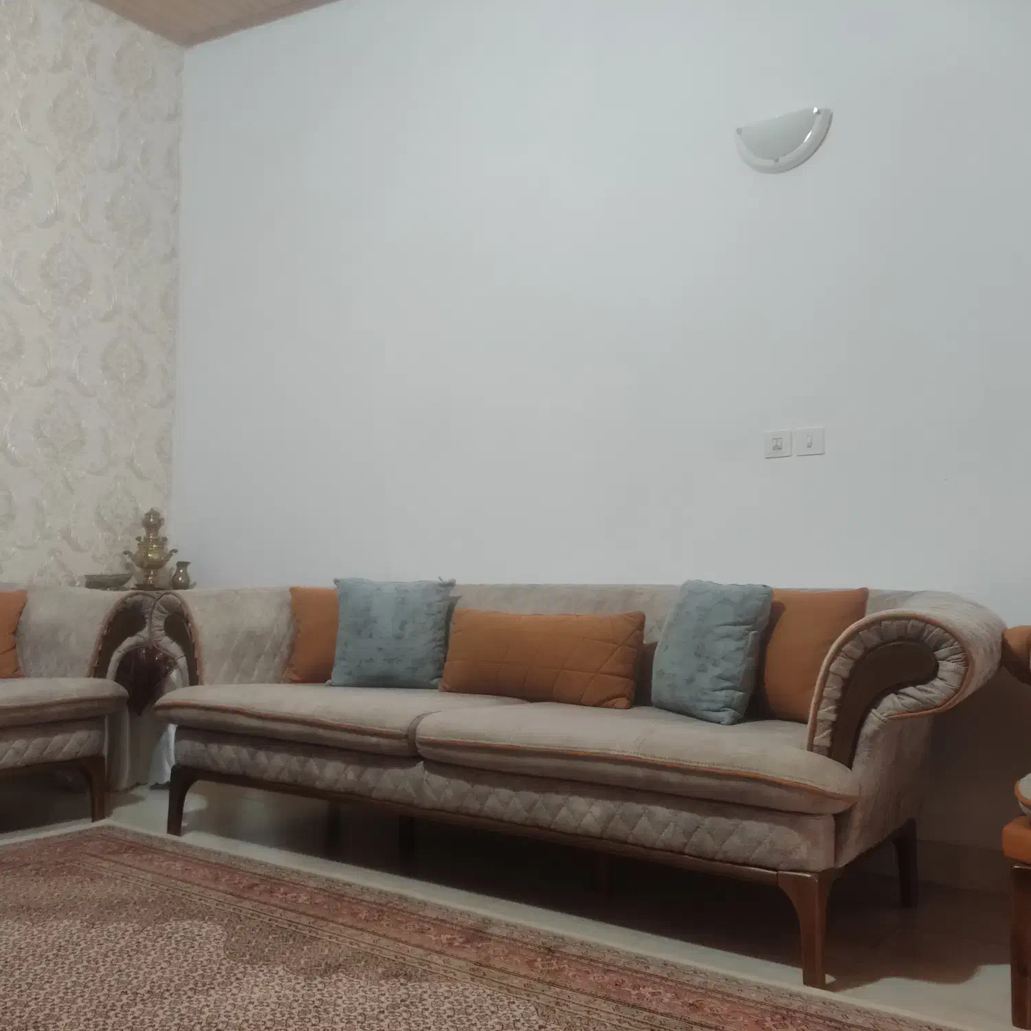 مبل راحتی کاملا تمیز ونو|مبلمان خانگی و میز عسلی|منجیل, |دیوار