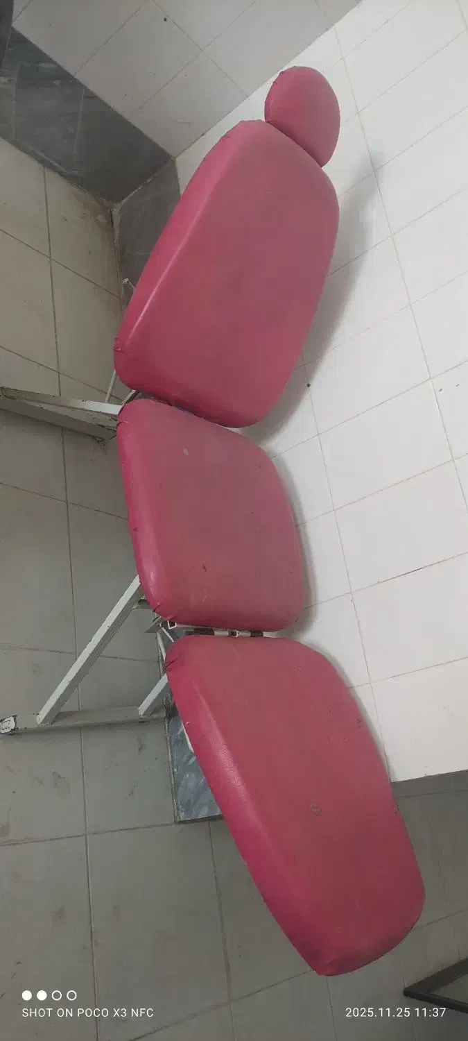 صندلی اصلاح و میکاپ|آرایشگاه و سالن‌های زیبایی|زرقان, |دیوار