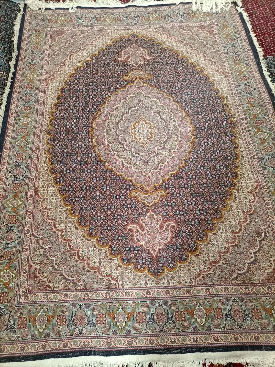 دوعددمسندنو‌بدون‌ پرداخت|فرش|اردبیل, |دیوار