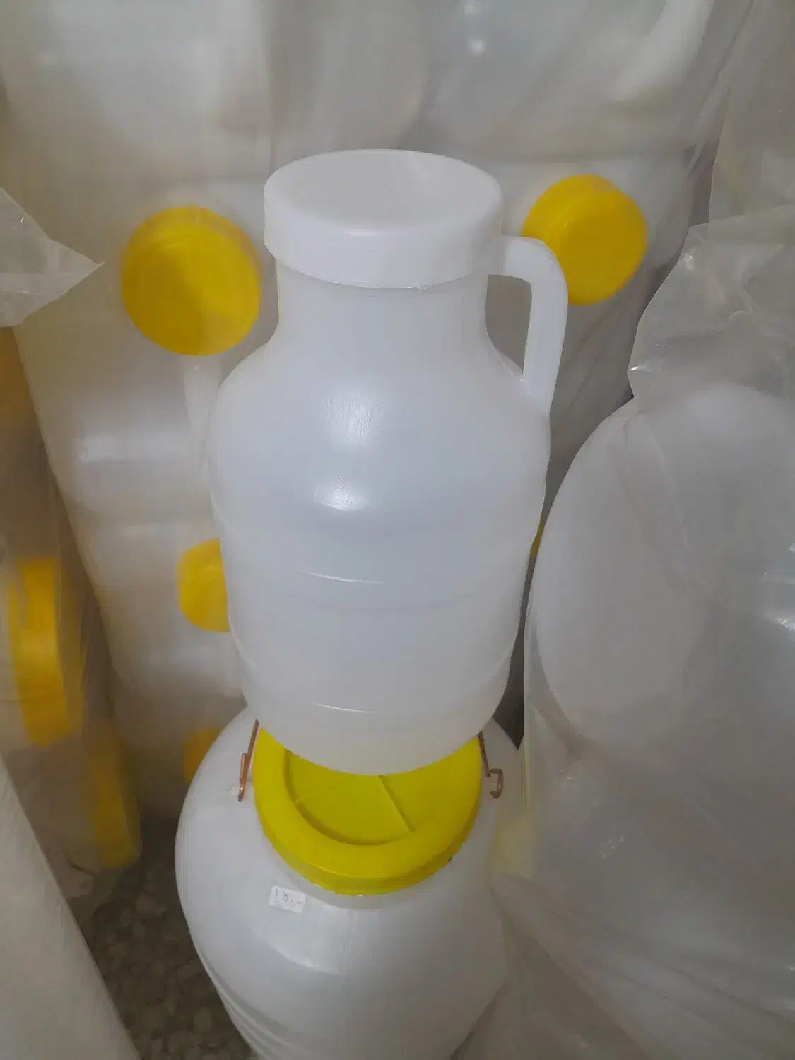 دبه و20 لیتری|ظروف نگهدارنده، پلاستیکی، یک‌بارمصرف|اصفهان, برزان|دیوار