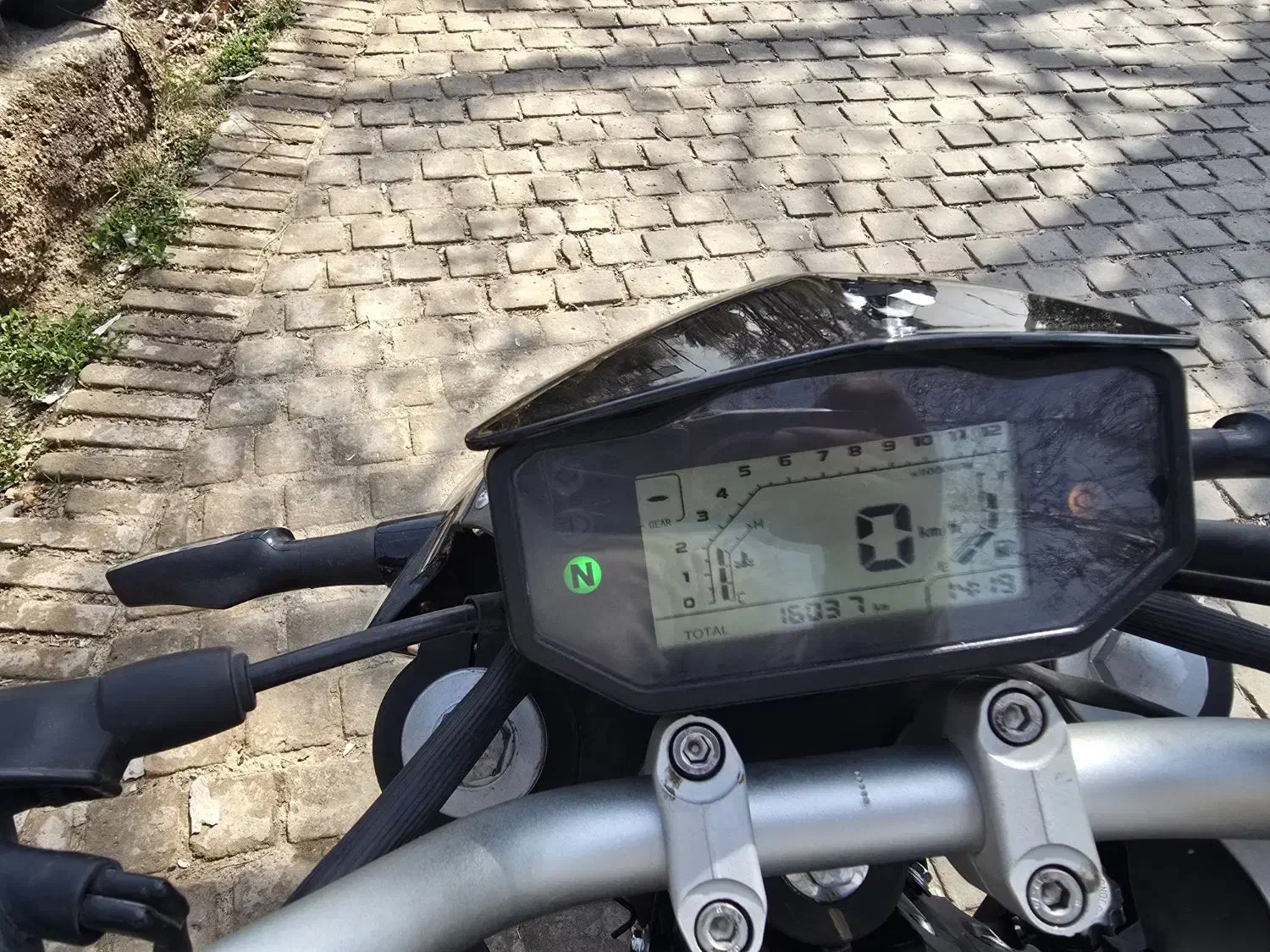 بنلی 180|موتورسیکلت|شیراز, گل سرخ|دیوار